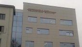 ШАЧИЦА БЛОКАДЕРА ФОТЕЉАША У НИШУ МАЛТРЕТИРА СТУДЕНТЕ И ПРОФЕСОРЕ: Ушли у Клинику за стоматологију евидентирају који професор ради!