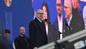 HOĆE DA UKINU ŠKOLSKO ZVONO I UPISIVANJE OCENA U DNEVNIK?!: Lider SNS Miloš Vučević zatečen suludim zahtevima blokadera (VIDEO)