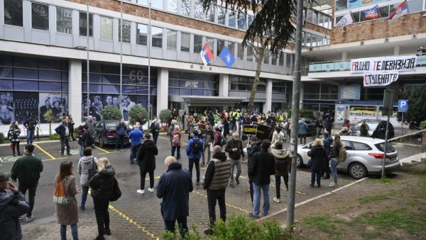 ВИШЕ ЈАВНО ТУЖИЛАШТВО: Пажљиво пратимо блокаду зграде РТС