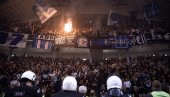 CRNOGORCI, SRAM VAS BILO! Evo čime su gađani košarkaši Crvene zvezde u Podgorici CRNOGORCI, SRAM VAS BILO! Evo čime su gađani košarkaši Crvene zvezde u Podgorici