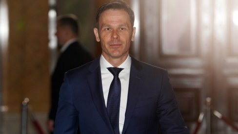 ТРЕНУТАК КАД ЈЕ ВУЧИЋУ ПОЗЛИЛО: Мали описао како се све десило