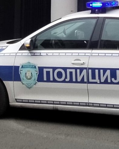 АУТОМОБИЛОМ УДАРИО ПЕШАКА: Саобраћајна незгода у улици краљице Наталије АУТОМОБИЛОМ УДАРИО ПЕШАКА: Саобраћајна незгода у улици краљице Наталије