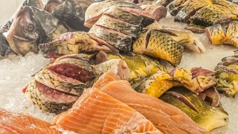 SVE SAMO NE RIBA: Sve više restorana služi lažni losos i imitacije škampa