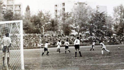 FK VRŠAC ZA SVA VREMENA: Monografija o voljenom klubu, koji više ne postoji FK VRŠAC ZA SVA VREMENA: Monografija o voljenom klubu, koji više ne postoji
