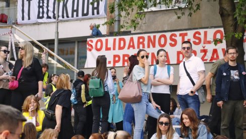 ČAK I U UKRAJINI PRIMIRJE ZA VASKRS, SAMO BLOKADERI I DALJE TERORIŠU: Predvodi ih Hamza iz Novog Pazara