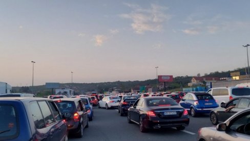 AMSS UPUTIO UPOZORENJE SVIM VOZAČIMA: Ne putujte u toku najtoplijeg dela dana