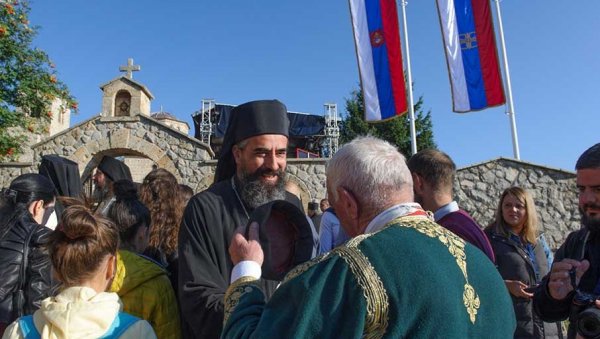 ПРИТИСАК НА ПОЛИЦИЈУ ТРАЈЕ ДВЕ СЕДМИЦЕ: Бијелопољско тужилаштво тражи инспектора за привођење и саслушање митрополита Методија ПРИТИСАК НА ПОЛИЦИЈУ ТРАЈЕ ДВЕ СЕДМИЦЕ: Бијелопољско тужилаштво тражи инспектора за привођење и саслушање митрополита Методија