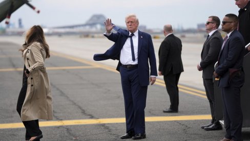 ТРАМП ПРИЗНАО: Због његових тарифа у САД би могло да буде мање робе, а скупље ТРАМП ПРИЗНАО: Због његових тарифа у САД би могло да буде мање робе, а скупље