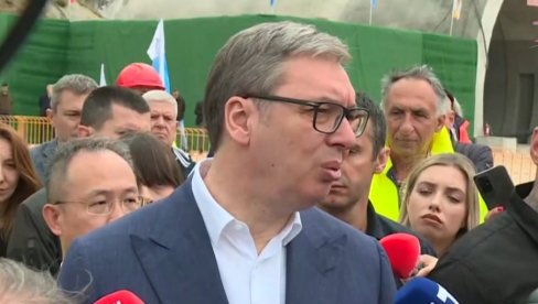SVAKO SVOME JATU Vučić na pitanje Novosti o priznanju za Natašu Kandić - Ja sam to dobio iz Gračanice, ona iz Prištine...