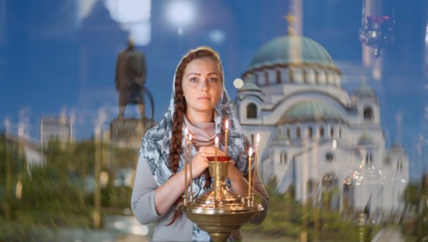 СРБИ СЛАВЕ ПРАЗНИК ИКОНЕ ПРЕСВЕТЕ БОГОРОДИЦЕ ПЕЋКЕ: Поштовали је и Турци, приписују јој се чуда, а данас треба учинити једну важну ствар СРБИ СЛАВЕ ПРАЗНИК ИКОНЕ ПРЕСВЕТЕ БОГОРОДИЦЕ ПЕЋКЕ: Поштовали је и Турци, приписују јој се чуда, а данас треба учинити једну важну ствар
