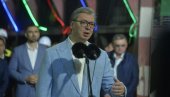 TAMO SU NAM SILEDŽIJE ZABRANILE I ULAZAK I BORAVAK, A MI ĆEMO DA ODEMO Vučić na pitanje Novosti o velikom narodnom skupu u Nišu TAMO SU NAM SILEDŽIJE ZABRANILE I ULAZAK I BORAVAK, A MI ĆEMO DA ODEMO Vučić na pitanje Novosti o velikom narodnom skupu u Nišu