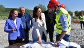 КАПИТАЛНИ ЗЕЛЕНИ ПРОЈЕКАТ: Министарка Сара Павков обишлa припремне радове на постројењу за прераду комуналних отпадних вода у Апатину