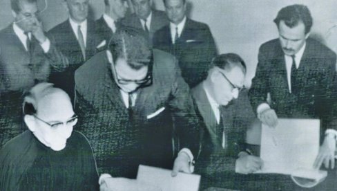 TITOVA TAJNA DIPLOMATIJA SA SVETOM STOLICOM: Reakcije na uspostavljanje odnosa između Jugoslavije i Katoličke crkve TITOVA TAJNA DIPLOMATIJA SA SVETOM STOLICOM: Reakcije na uspostavljanje odnosa između Jugoslavije i Katoličke crkve