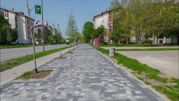 ДА ЗАБЛИСТА НАЦИОНАЛНА ПРЕСТОНИЦА КУЛТУРЕ: У Зрењанину уређују и обнављају улице и тротоаре (ФОТО) ДА ЗАБЛИСТА НАЦИОНАЛНА ПРЕСТОНИЦА КУЛТУРЕ: У Зрењанину уређују и обнављају улице и тротоаре (ФОТО)