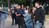 STIGLE IM JEZIVE PRETNJE: Blokaderi nastavljaju da sprovode nasilje - Studenti koji žele da uče će se obratiti iz Pionirskog parka