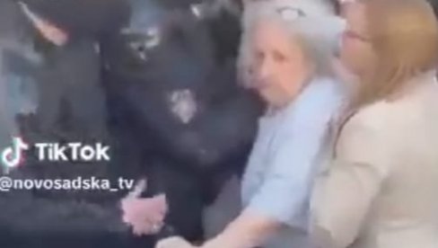 ZLOUPOTREBA STARIJIH LJUDI NA DELU, SRAMAN SNIMAK: Blokaderi guraju baku na policiju (VIDEO) ZLOUPOTREBA STARIJIH LJUDI NA DELU, SRAMAN SNIMAK: Blokaderi guraju baku na policiju (VIDEO)