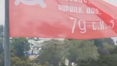 U ČAST POBEDE NAD NACISTIČKOM NEMAČKOM: Venecuela podigla najveću zastavu SSSR-a