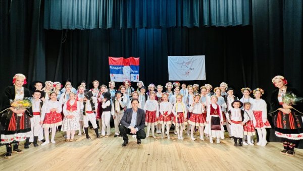ПРВО МОРАВАЦ, ПА ЋИРИЛИЦА: Младост, најстарије српско активно културно-уметничко друштво у Паризу, четири деценије негује традицију ПРВО МОРАВАЦ, ПА ЋИРИЛИЦА: Младост, најстарије српско активно културно-уметничко друштво у Паризу, четири деценије негује традицију
