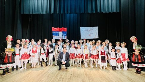 ПРВО МОРАВАЦ, ПА ЋИРИЛИЦА: Младост, најстарије српско активно културно-уметничко друштво у Паризу, више од четири деценије негује традициј ПРВО МОРАВАЦ, ПА ЋИРИЛИЦА: Младост, најстарије српско активно културно-уметничко друштво у Паризу, више од четири деценије негује традициј