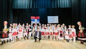 ПРВО МОРАВАЦ, ПА ЋИРИЛИЦА: Младост, најстарије српско активно културно-уметничко друштво у Паризу, више од четири деценије негује традициј