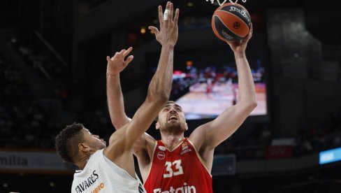 OLIMPIJAKOS NA FAJNAL FORU EVROLIGE: Crveno-beli iz Pireja pobedili Real Madrid u dramatičnoj završnici