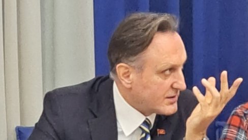 ERVIN UDOMIO RANKA Crnu Goru trese novi skandal: Da li je premijer znao za imenovanje Krivokapića ERVIN UDOMIO RANKA Crnu Goru trese novi skandal: Da li je premijer znao za imenovanje Krivokapića