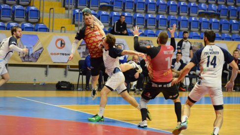 OKRŠAJ ZA FINALE: Sutra u Kraljevu „majstorica“ rukometaša Metalca i Loznice OKRŠAJ ZA FINALE: Sutra u Kraljevu „majstorica“ rukometaša Metalca i Loznice