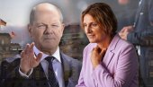 Ko je Brita Ernst, žena Olafa Šolca, i ZAŠTO skuplja IZGUBLJENE rukavice (FOTO)