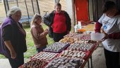 PISMO STIGLO NA MAREKOV IMENDAN: Teodora, povređena u padu nadstrešnice, pisala dečaku (13)