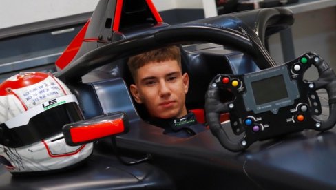SANJAM DA BUDEM PRVI SRBIN U FORMULI 1: Andrija Kostić (16), vozač F4, mlada nada motosporta, iskreno, za Novosti SANJAM DA BUDEM PRVI SRBIN U FORMULI 1: Andrija Kostić (16), vozač F4, mlada nada motosporta, iskreno, za Novosti