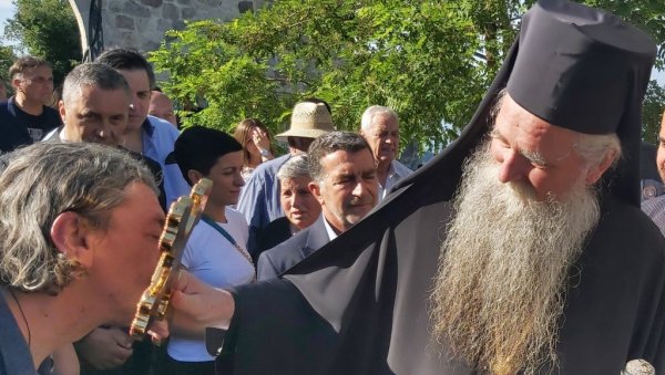ХАЈКА БС И МИЛА НА ЈОАНИКИЈА: Антисрпски штабови узјогуњени због величања војводе Ђуришића ХАЈКА БС И МИЛА НА ЈОАНИКИЈА: Антисрпски штабови узјогуњени због величања војводе Ђуришића