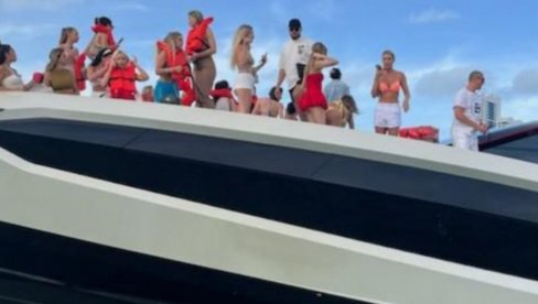 DRAMA NA MAJAMI BIČU: 32 osobe spasene sa jahte koja tone (FOTO/VIDEO)