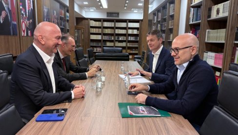 VUČEVIĆ SE SASTAO SA POPOVIĆEM: Svaki udar na predsednika Vučića krije želju da se sruši naša država