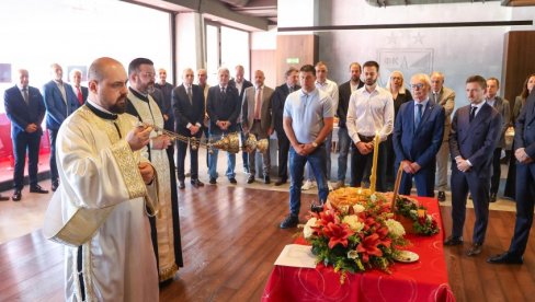 ZVEZDA PROSLAVILA SLAVU - ĐURĐEVDAN: Sveštenik ostao zatečen šta piše u Statutu crveno-belih! Ovo retko gde piše!