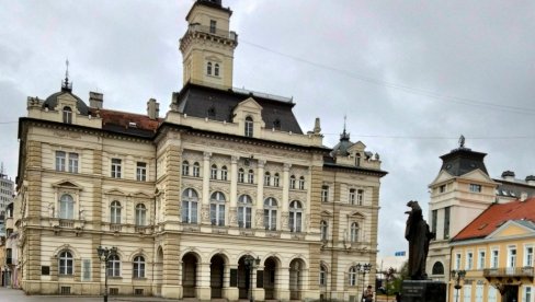 MATURSKI PANOI U CENTRU NOVOG SADA: I ove godine obezbeđen prostor za fotografije srednjoškolaca
