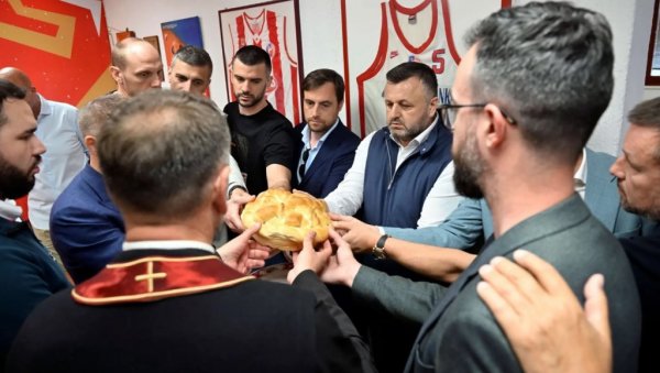 ВИ СТЕ РЕДАК СЛУЧАЈ У СРБИЈИ... Свештеник на слави КК Црвена звезда о томе како црвено-бели славе славу ВИ СТЕ РЕДАК СЛУЧАЈ У СРБИЈИ... Свештеник на слави КК Црвена звезда о томе како црвено-бели славе славу