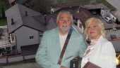 IZGRADIO SAM 21 APARTMAN NA ZLATIBORU, IMAM I DVA LOKALA Radiša vodio računa o svakom dinaru - sa ženom i dalje živi pesmu
