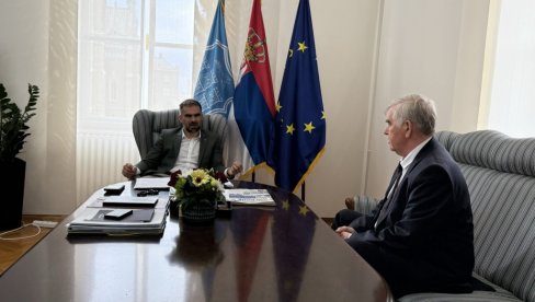 УНАПРЕЂЕЊЕ КВАЛИТЕТА ЖИВОТА ГРАЂАНА: Градоначелник Новог Сада и министар за људска и мањинска права о важности сарадње Владе и локалних сам УНАПРЕЂЕЊЕ КВАЛИТЕТА ЖИВОТА ГРАЂАНА: Градоначелник Новог Сада и министар за људска и мањинска права о важности сарадње Владе и локалних сам