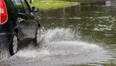 KAKO ZAŠTITITI AUTO OD NEVREMENA I GRADA: Brzi saveti koji mogu sačuvati vaš novčanik