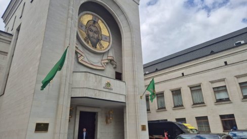 ЗВОНА У ЧАСТ ГОСТИЈУ ИЗ СРБИЈЕ: Председник Вучић састао се се патријархом Кирилом