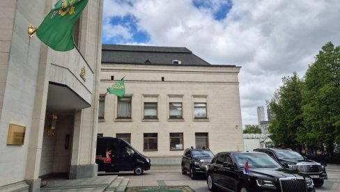 ЗВОНА У ЧАСТ ГОСТИЈУ ИЗ СРБИЈЕ: Председник Вучић састао се се патријархом Кирилом ЗВОНА У ЧАСТ ГОСТИЈУ ИЗ СРБИЈЕ: Председник Вучић састао се се патријархом Кирилом