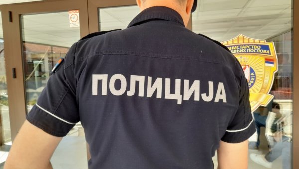 ПРИЛИКОМ ХАПШЕЊА НАПАО ПОЛИЦАЈЦЕ: Лесковчанин осумњичен за продају марихуане ПРИЛИКОМ ХАПШЕЊА НАПАО ПОЛИЦАЈЦЕ: Лесковчанин осумњичен за продају марихуане