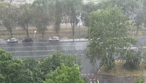 U CELOJ SRBIJI UPALJENI METEO ALARMI: Oprez zbog dve pojave - preti i olujni vetar