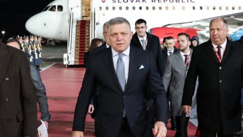 ПОГОДИО ЈЕ ПРАВО У ЦЕНТАР Захарова - Фицо погодио суштину Европе упоредивши је са жабом на дну бунара ПОГОДИО ЈЕ ПРАВО У ЦЕНТАР Захарова - Фицо погодио суштину Европе упоредивши је са жабом на дну бунара