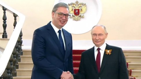 СЛОБОДАРСКИ ЛИДЕРИ НА ОКУПУ: Вучић раме уз раме са Сијем, Путином, Фицом - ово је српски понос (ФОТО)