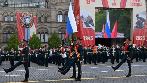 ЕКСКЛУЗИВНИ СНИМЦИ СА ПАРАДЕ ПОБЕДЕ: Од Сегала до авиона (ВИДЕО) ЕКСКЛУЗИВНИ СНИМЦИ СА ПАРАДЕ ПОБЕДЕ: Од Сегала до авиона (ВИДЕО)