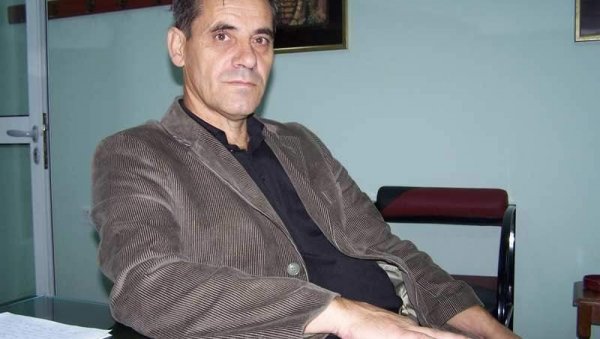 ПОСЛАНИЦИ НАДЈАЧАЛИ ЊЕГОША? Питање језика у жижу враћа писмо професора српског адресирано министркама културе и просвете ПОСЛАНИЦИ НАДЈАЧАЛИ ЊЕГОША? Питање језика у жижу враћа писмо професора српског адресирано министркама културе и просвете