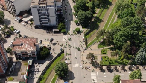 PROPAST BLOKADERA FOTELJAŠA U LOZNICI: Evo koliko ih se okupilo na dugo najavljivanom skupu (FOTO) PROPAST BLOKADERA FOTELJAŠA U LOZNICI: Evo koliko ih se okupilo na dugo najavljivanom skupu (FOTO)