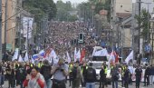 DOK JE VUČIĆ U MOSKVI, BESMRTNI PUK PONOSNO ŠETA BEOGRADOM: Na čelu kolone ministri u Vladi Srbije i ruski ambasador (FOTO/VIDEO)