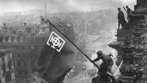 NAJVEĆA SRAMOTA DO SADA! Sopstvenu državu nazvali Trećim rajhom, a Narodnu skupštinu Rajhstagom!